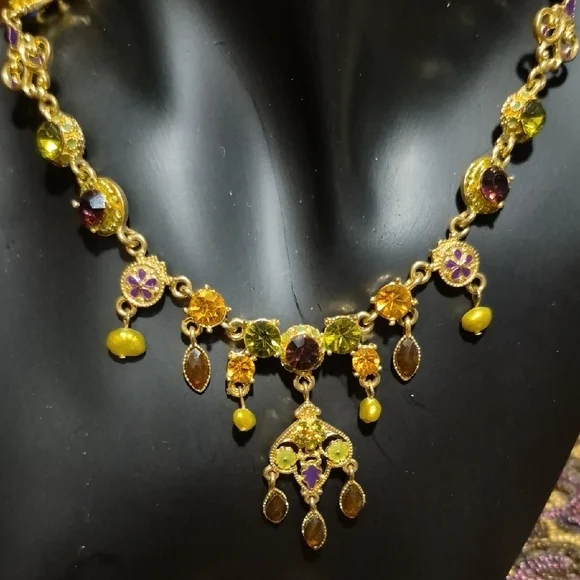 Elegant Gold and Purple Necklace - Picture 3 of 4